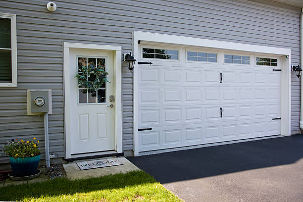24/7 Emergency Garage Door Panel Replacement experts in Mount Ayr, IA